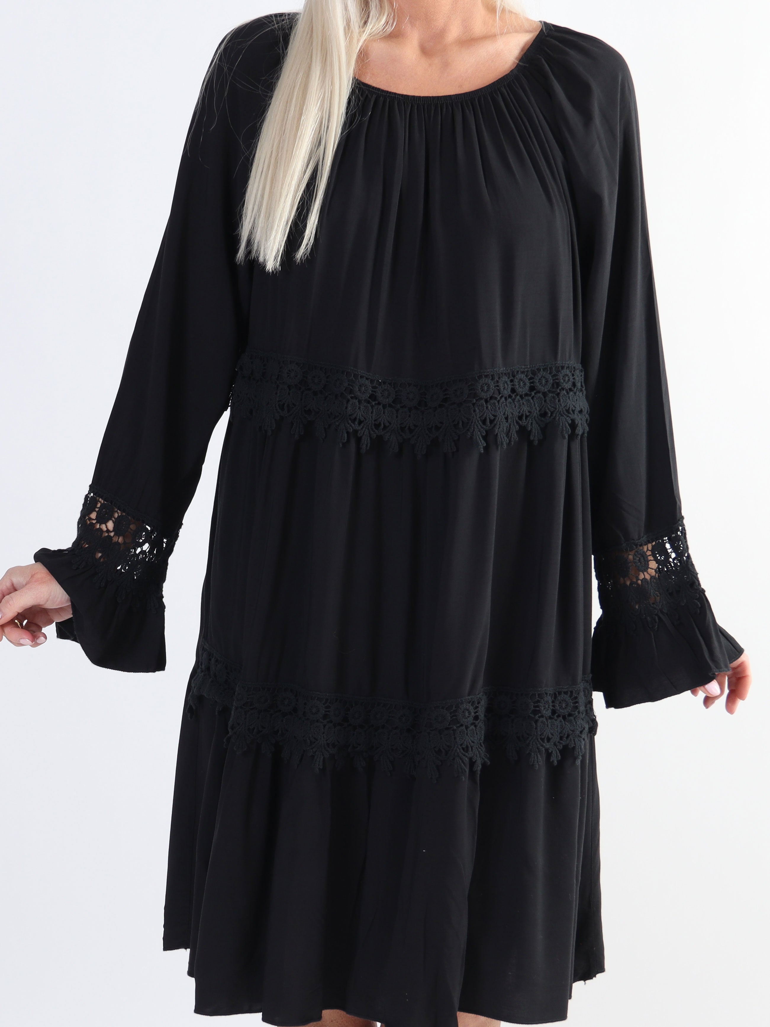 Tilda - Söt tunikaklänning med broderier i stora storlekar